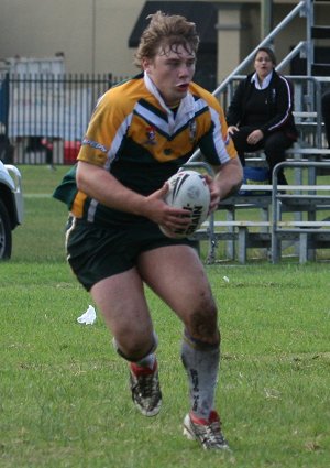 Jason Savin on the burst - University Shield - Endeavour SHS v Hunter SHS (Photo's : ourfooty media)