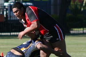 UNI SHIELD  - Endeavour SHS v Westfields SHS aCTioN (Photo's : ourfooty media)