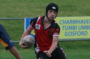 Endeavours winger runs the ball back 