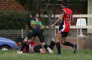 Endeavour skipper Hayden Fepuleai dives in for the 1st try 