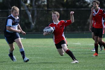 Endeavour SHS v Matraville SHS - u13's - 9's Weight for Age Knock Out Semi Final action (Photo : steve monty / OurFootyMedia) 