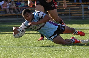 Penani Manumalealii dives in after another sneeky run (Photo : steve monty / OurFootyMedia) 