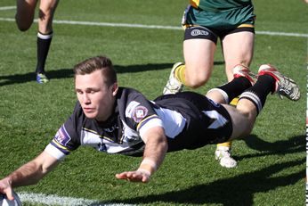 Wyong Roos Vs Wentworthville Magpies 1st HALF NSWCUP Rnd 21 action (Photo : steve monty / OurFootyTeam.com)