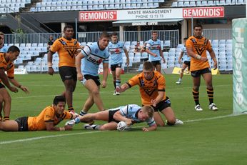 Sharks Corey Willis dives in for a great try (Photo : steve monty / OurFootyMedia) 
