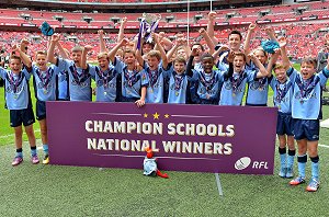 YSGOL GYFUN GYMRAEG GLANTAF celebrate winning the Year 7 National Championship (Photo : Sponge Beattie SBS Photography) 