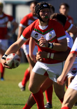 Shane Lee looks for runners v England Lions (Photo : IanLovell.com) 