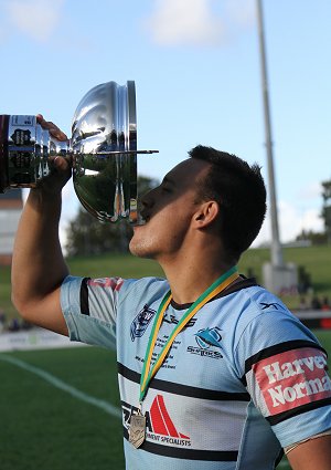 Jesse Savage celebrates winning the National Club 18 Cup (Photo : steve montgomery / OurFootyTeam.com)