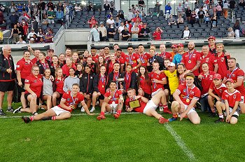 The Illawarra STEELERS Tarsha Gale & SG Ball Cup teams - 2019 PREMIERS (Photo : steve montgomery / OurFootyTeam.com)