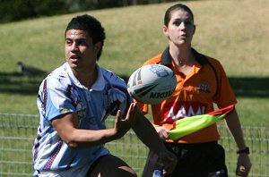 Endeavour SHS v The Hills SHS AaC '09 Qtr Final action (Photo : ourfootymedia)