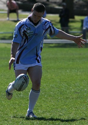 Endeavour SHS v The Hills SHS AaC '09 Qtr Final action (Photo : ourfootymedia)