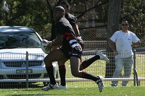 Endeavour SHS v The Hills SHS AaC '09 Qtr Final action (Photo : ourfootymedia)