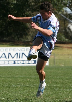 Endeavour SHS v The Hills SHS AaC '09 Qtr Final action (Photo : ourfootymedia)