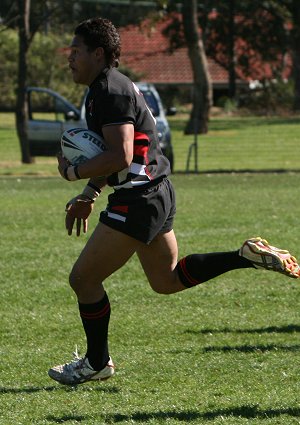 Endeavour SHS v The Hills SHS AaC '09 Qtr Final action (Photo : ourfootymedia)