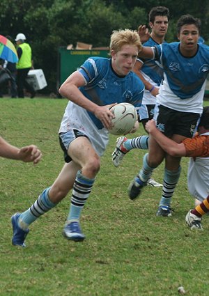 Aaron Bennett making meters - Sharks U 15's Vs FWAS (Photo : ourfooty media)