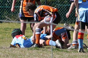 De La Salle Vs Yarrawarra Tigers U 8B's action (Photo's : ourfooty media) 