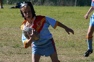 De La Salle Vs Yarrawarra Tigers U 8B's action (Photo's : ourfooty media) 