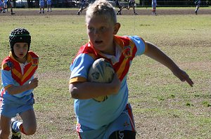 De La Salle Vs Yarrawarra Tigers U 8B's action (Photo's : ourfooty media) 