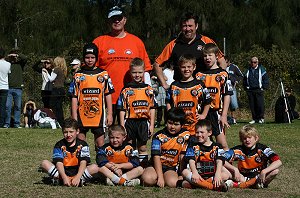 De La Salle Vs Yarrawarra Tigers U 8B's action (Photo's : ourfooty media) 