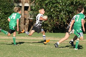 Stacey Morell runs to the line Gymea Vs Cronulla U15A's Rnd 5 (photo : ourfooty media)