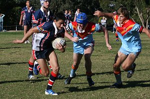 Menai run the ball - U15A's Roosters Vs De La Salle (Photo : ourfooty media)
