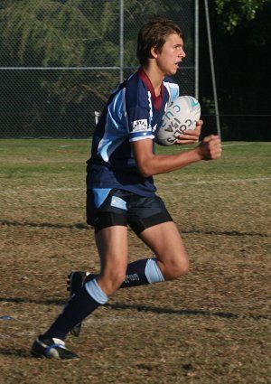 Ben Molzer goes for a run - De la Salle Vs Aquinas Colts Rnd 9 (Photo : ourfooty media)