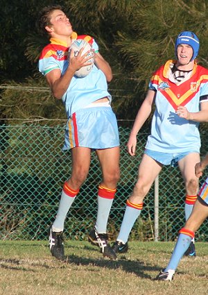 Dion Beattie catches the footy - De la Salle Vs Aquinas Colts Rnd 9 (Photo : ourfooty media)