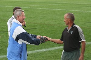 Steve Ducos Penrith HS/CHS/ASSRL presents a CHS award - Sydney CHS Rugby League Trails - Under 18 get it on ( Photo : ourfooty media)