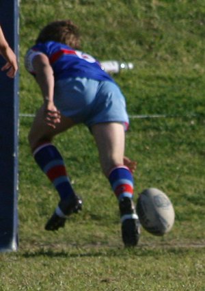 Brad Ring Scores in the Menai Roosters v Engadine Dragons Rnd 6 U16A's ACTioN (Photo's : ourfooty media)