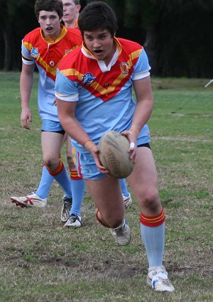 Jorden Owen runs from his line - De La Salle v St. John's Bosco U16A's Rnd 8 aCTioN (Photo's : ourfooty media)