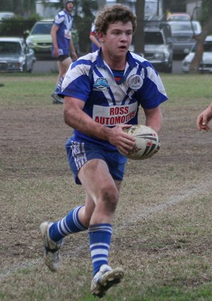 Gavan Beattie runs to the line - De La Salle v St. John's Bosco U16A's Rnd 8 aCTioN (Photo's : ourfooty media)