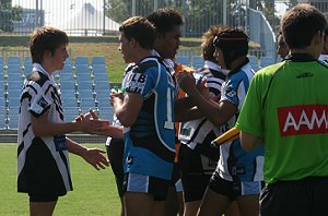 Team s shake hands after a good matty's cup trial at Shark Park (Photo : ourfooty media) 