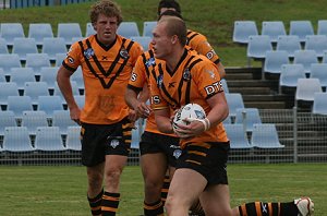 Joel Luani runs the ball - Sharks vs Tigers SG Ball Round 1 (Photo : ourfooty media)