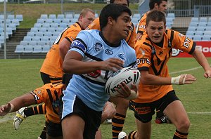 Tyrone Peachey runs down the wing - Sharks vs Tigers SG Ball Round 1 (Photo's : Steve Montgomery / OurFootyTeam.com) 