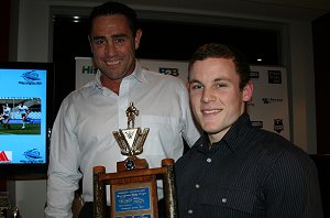 Luke PICKERD is presented with the SHARKS Junior Players of the Year by Shaun Flannagan (Photo : ourfootymedia)