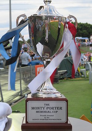 The MONTY PORTER MEMORIAL CUP (Photo : steve monty / OurFootyMedia) 
