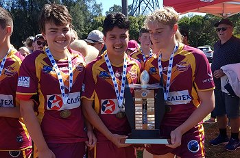 Kurnell Stingrays u14s celebrate winning the 2019 Grand Final (Photo : Steve Montgomery / OurFootyTeam.com)