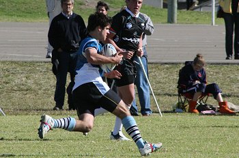 De La Salles' Ryan Giles runs the footy ( Photo : ourfooty media)