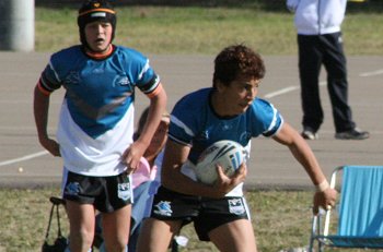 Cronulla Caringbahs' Rea Pittman runs the footy ( Photo : ourfooty media)