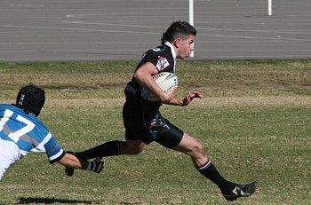 Penrith Panthers run the footy ( Photo : ourfooty media) 