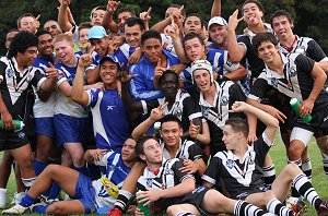 Bulldogs and Wests Magpies celebrate together after the HMC 7's Round Robin - Well done the Doggies (Photo : ourfooty media)