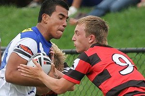 Hooker Kieran Jones, in action against the Bulldogs in round two. PHOTO: by Steve Little.