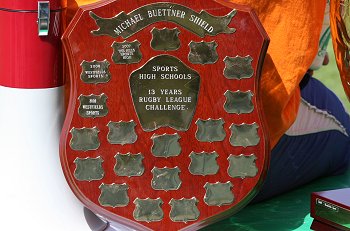 The Michael Buettner Shield (photo : ourfootymedia)