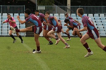 Chase Stanley Cup - Illawarra SHS v The HILLS SHS action (photo : ourfootymedia) 