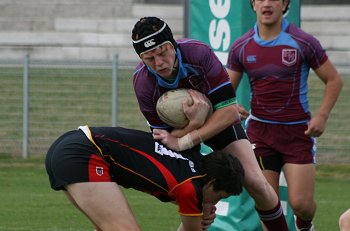 Chase Stanley Cup - Illawarra SHS v The HILLS SHS action (photo : ourfootymedia) 
