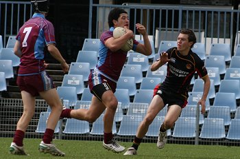 Chase Stanley Cup - Illawarra SHS v The HILLS SHS action (photo : ourfootymedia) 
