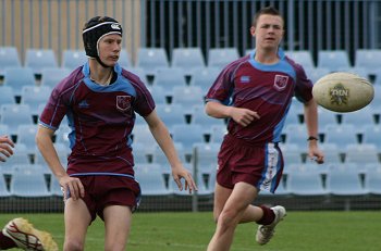 Chase Stanley Cup - Illawarra SHS v The HILLS SHS action (photo : ourfootymedia) 
