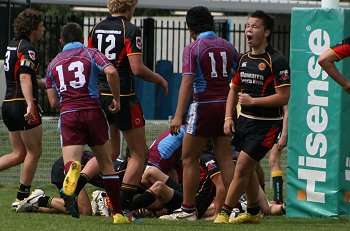 Chase Stanley Cup - Illawarra SHS v The HILLS SHS action (photo : ourfootymedia) 