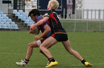 Chase Stanley Cup - Illawarra SHS v The HILLS SHS action (photo : ourfootymedia) 