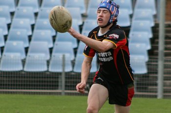 Chase Stanley Cup - Illawarra SHS v The HILLS SHS action (photo : ourfootymedia) 
