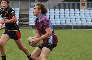 Chase Stanley Cup - Illawarra SHS v The HILLS SHS action (photo : ourfootymedia) 